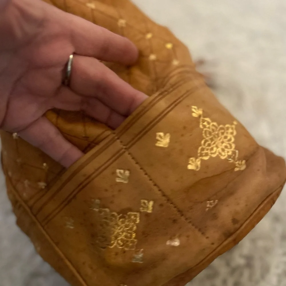 50%offw❤️ Tan Embossed Hobo Bag New not leather PURSE-SALE was $25 G1